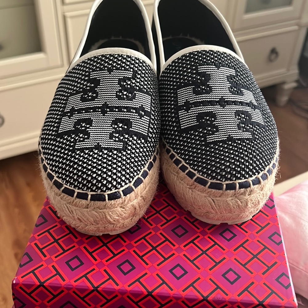 Tory Burch Espadrille 8 great condition price firm